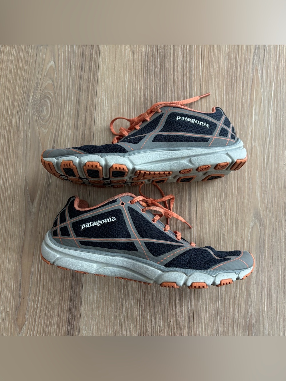 Patagonia Everlong Running Shoes Sneakers Navy Blue Orange Womens 7 Athletic
